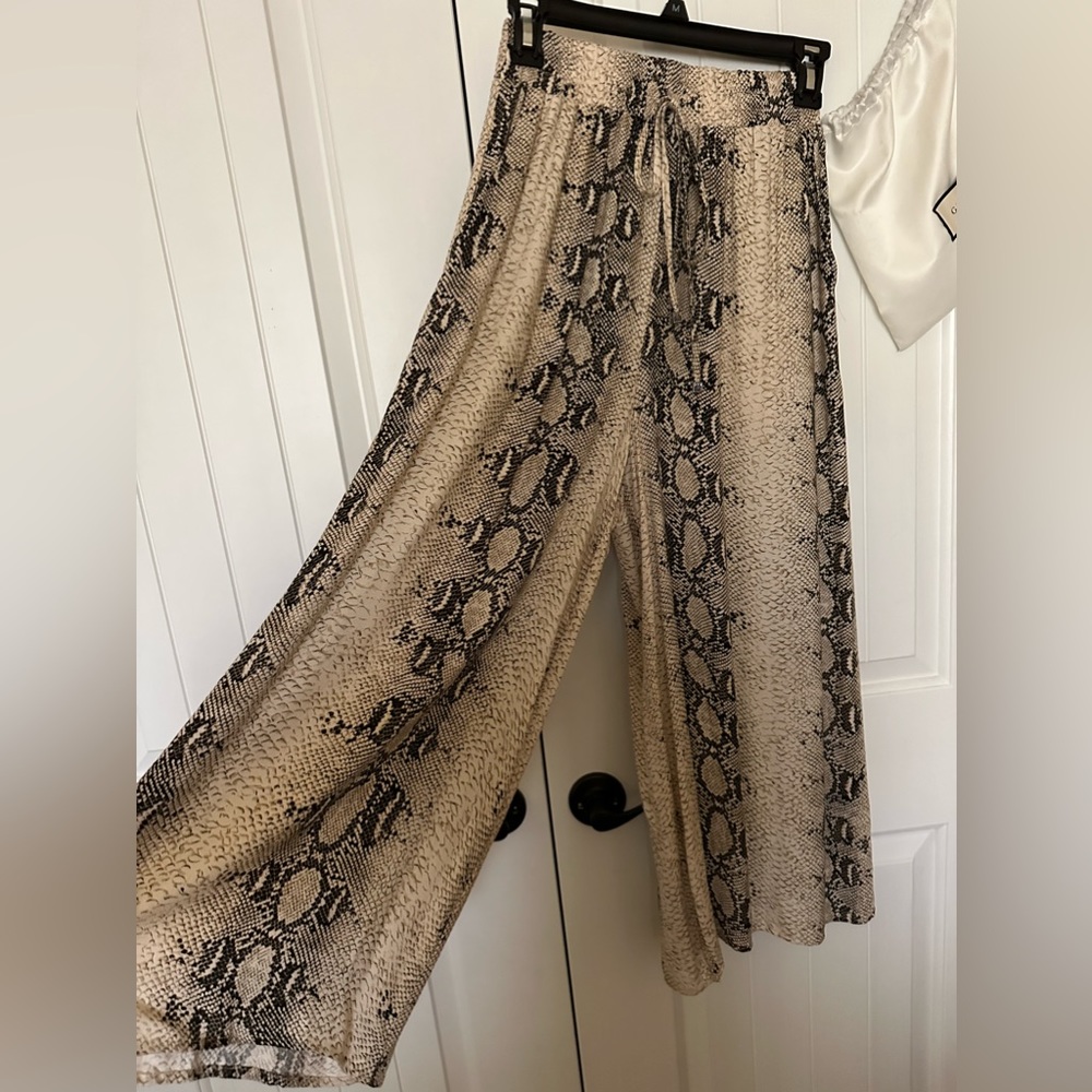 NWT-She+Sky Wide Leg Pull On